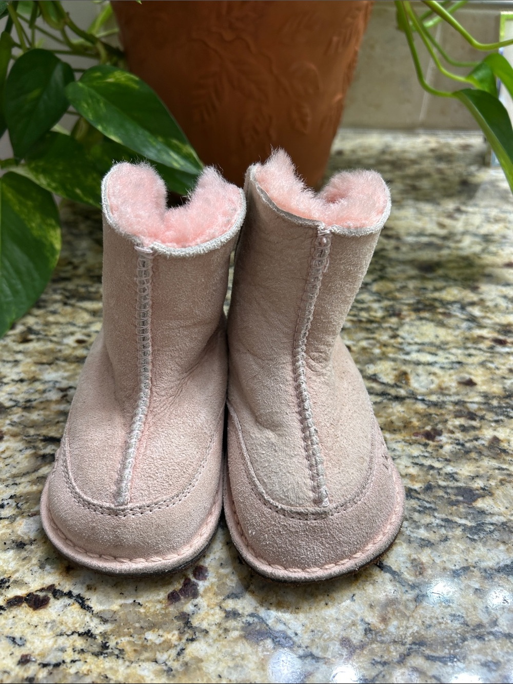UGG Pink leather Suede Shearling-Lined